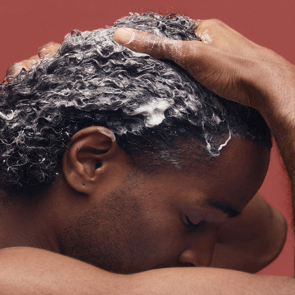 Scalp Scrub & Clarifying Shampoo: When to Use Each for Your Curls