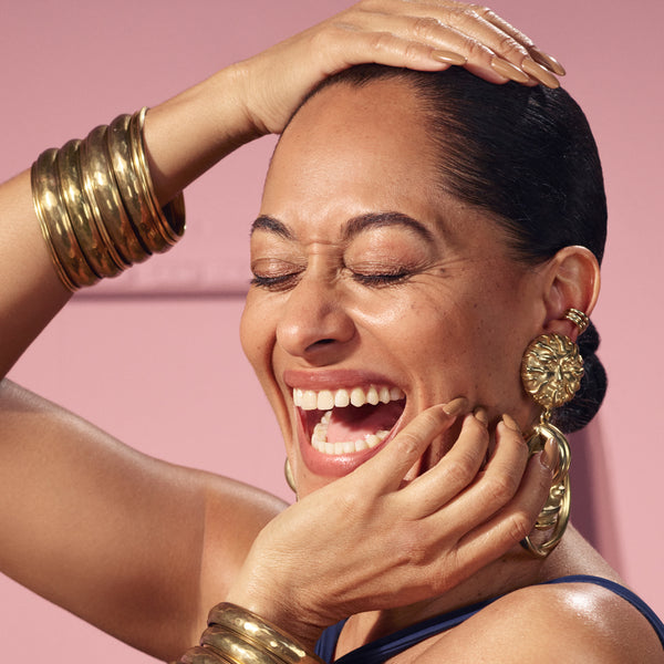 Style In Seconds: Tracee's Sleek Slicked Back Bun